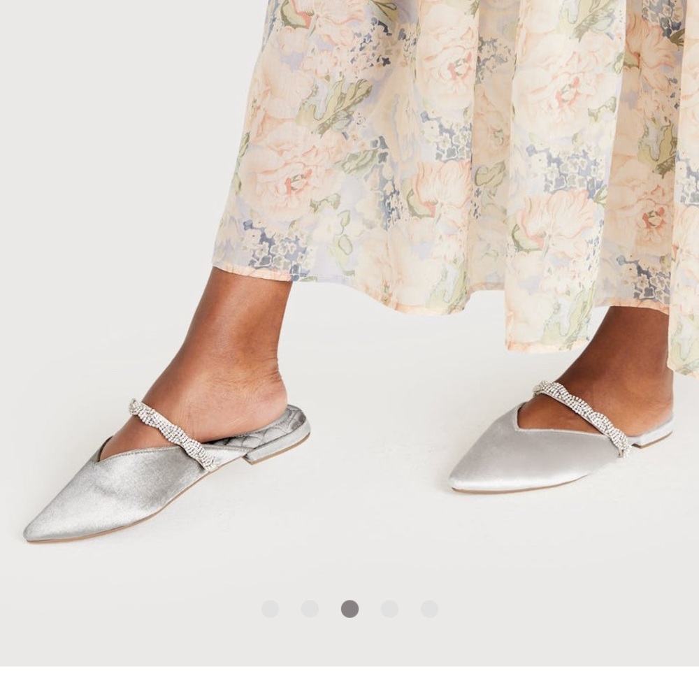 THE SWAN Birdies - Size 12 - Snow Velvet Crystal - NBW